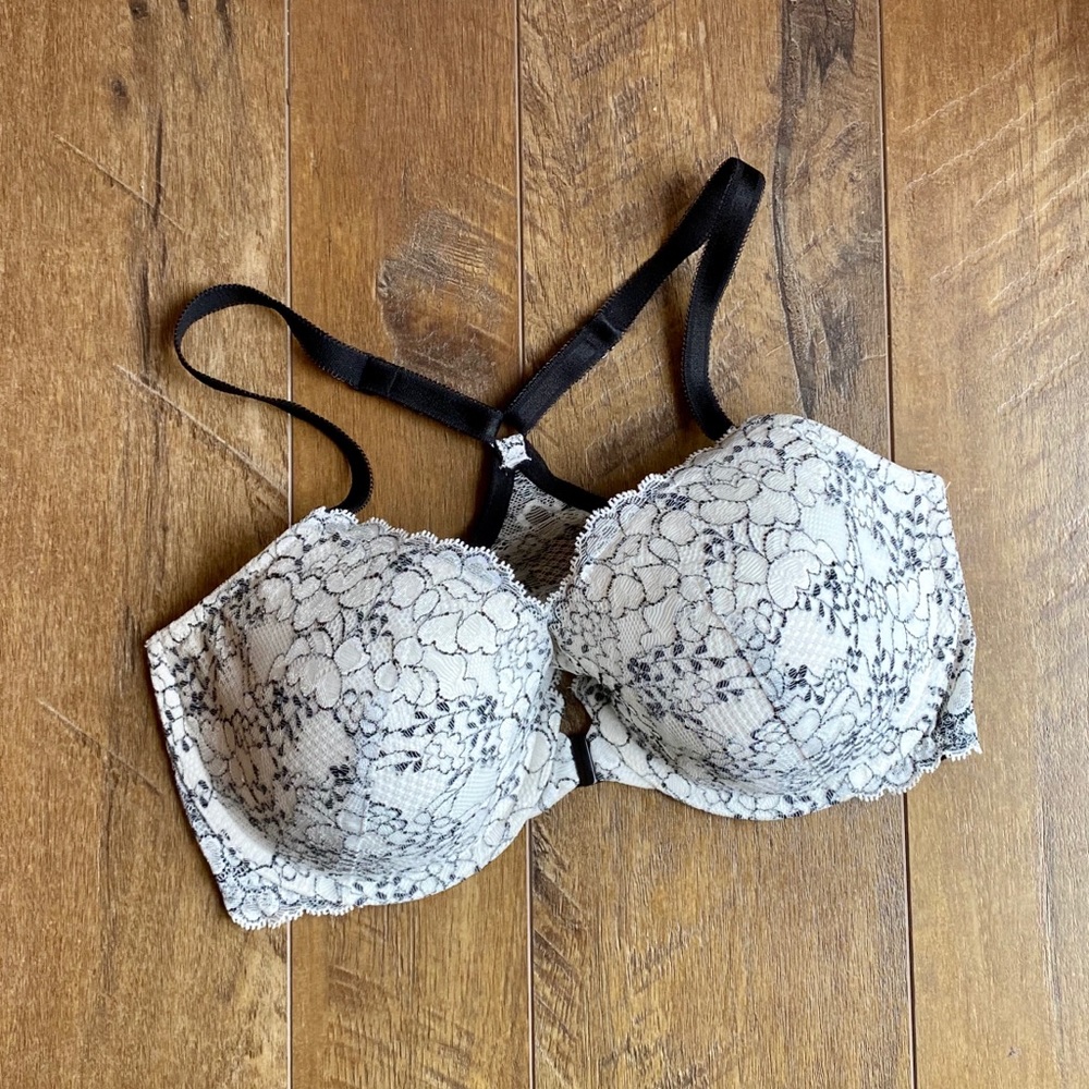 NWOT Victoria’s Secret Lace Racerback Bra